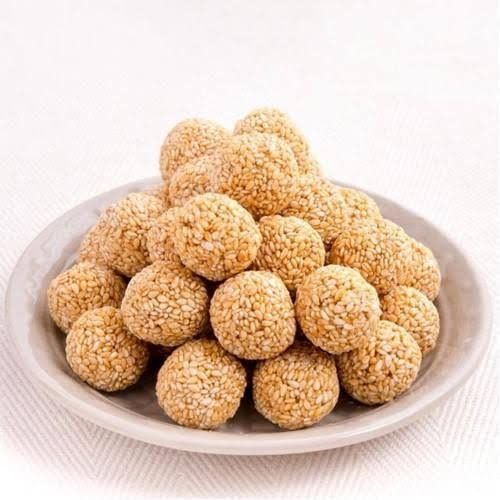 Home Made White Sesame Balls Made with Pure Jaggery - 800 GM