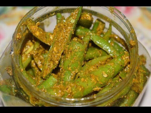 Bhumi Organic Green Chilli Pickle – Spicy & Flavorful Homemade Indian Achar | Non-GMO & Gluten-Free | Made with Natural Ingredients, 350g